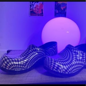 Funky Sanita brand clogs 🌀🖤